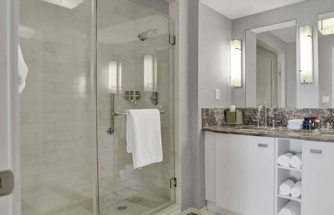 Stunning Beachfront Luxury- Your Perfect Getaway! - Photo 10