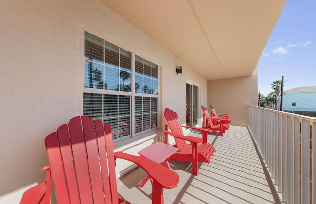 Modern Retreat, Block to Beach w Pool & Balcony - Foto 31