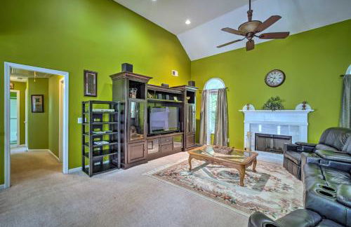 Spacious Acworth Home with Deck about 1 Mi to Lake - Foto 5