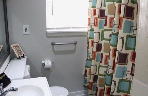 Comfy 3 BR - Family Friendly Apt - City Access - Foto 17