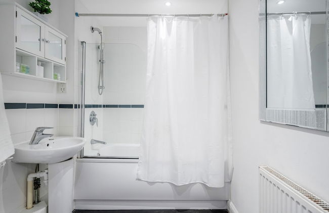 2br-sleeps4-parking-eastlondon - Photo 10