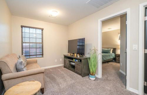 Pool and Patio Family-Friendly Goodyear Home! - Foto 17