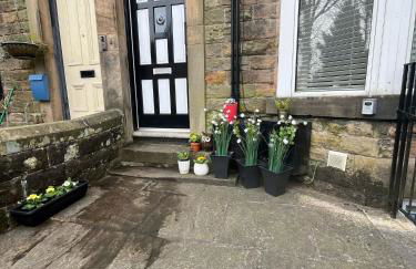 Cannons Loft Central Buxton, Duplex loft 3 bedroom Set over 3 floors stairs no lift sleeps 5 - Photo 2