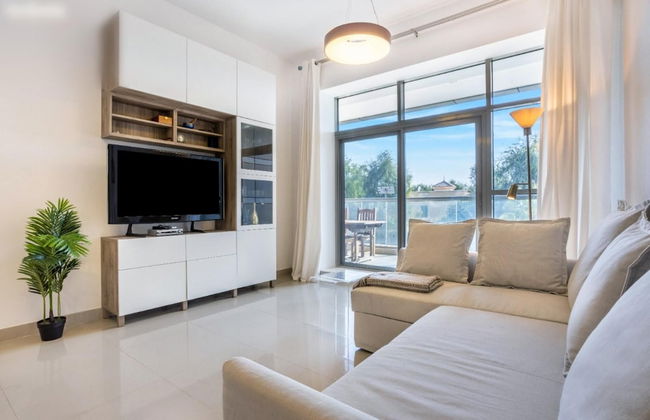 Breathtaking View 1 Bedroom Apt - Photo 16