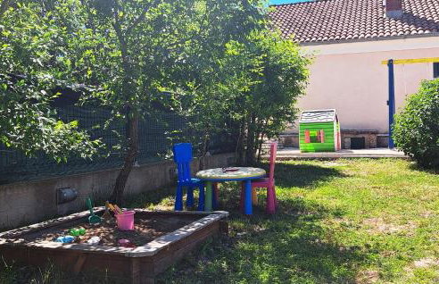 Lovely Home In Unesic - Foto 15