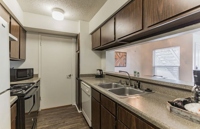 The Relaxing Suites of Midland - Photo 40