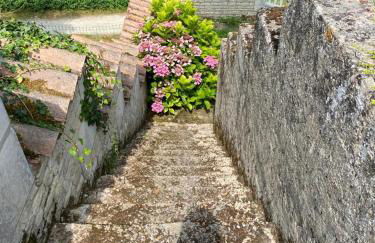 Une maraîchine en bord de conche avec barque sans linge de maison - Foto 4