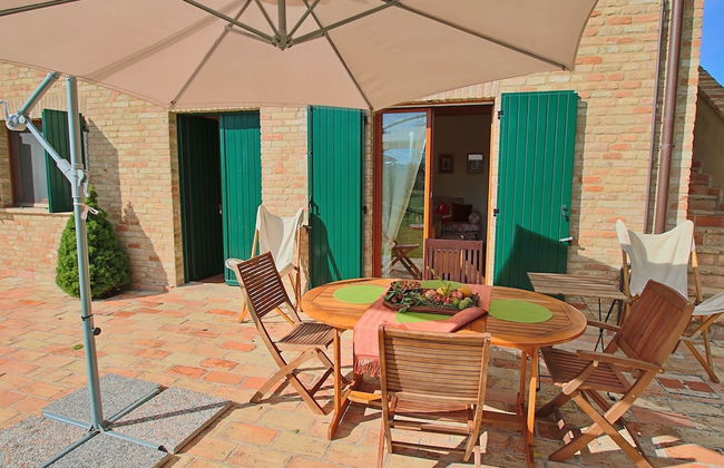 Cottage in Montelabbate With Pool & Forest - Foto 28