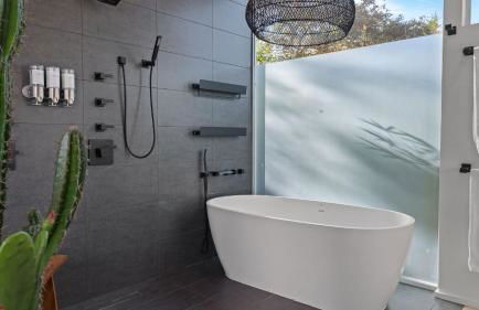 Sleeps 32 Private Compound w Putting Green Bouldin Collective by AvantStay - Foto 20