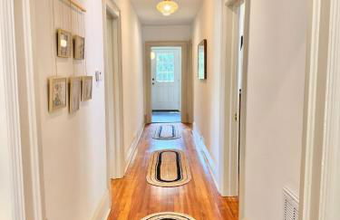 Charming Downtown Family Home with Fenced Yard - Foto 10