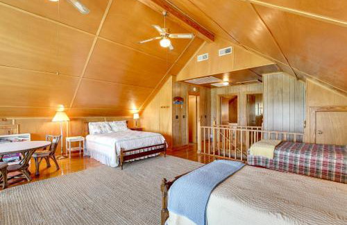 Spacious Riverfront Cottage with Dock in Green Pond! - Foto 24