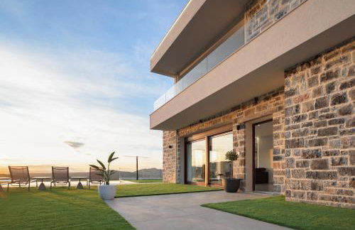 Sweet Sunshine Villa, Majestic Countryside Vistas, By ThinkVilla - Photo 2