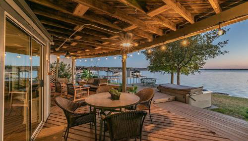 Lone Star Lake Cottage-NEW Trex Deck, boat dock - Foto 1