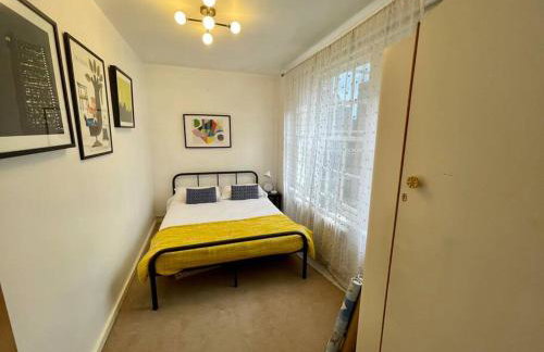 Gorgeous 2 bedroom apartment edge of Cabot Circus - Foto 10