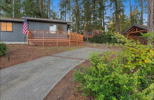 Charming Lakefront Cottage on Quiet Palmer Lake - Foto 1