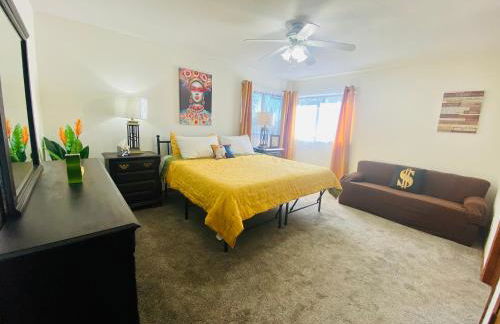 Family friendly, 3 bedroom house, with king bed for up to 15 - BBQ - Internet - jet tub - Foto 8