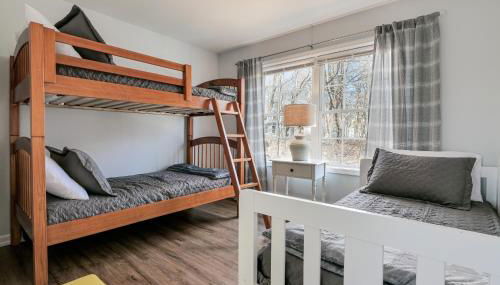 3 BR Private Pondside View New Reno [Moose Lodge] - Foto 3