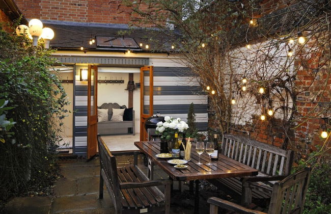 Dolls House - Luxury Townhouse - From 400 Per Night - Photo 72