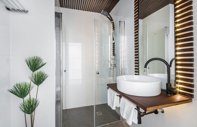 Front of Beach next to RoyalBeach Hotel - Foto 19