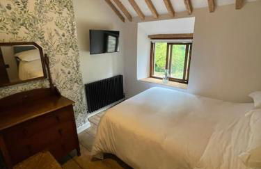 Former Corn Mill Cottage on the North Wales coast - Photo 22