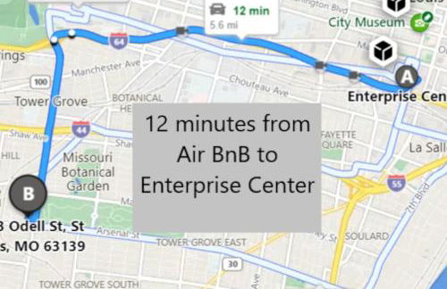 Tower Grove Getaway sleeps 8 - Foto 13