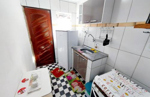 Kitnet Aconchegante com Varanda e Cozinha - Foto 15