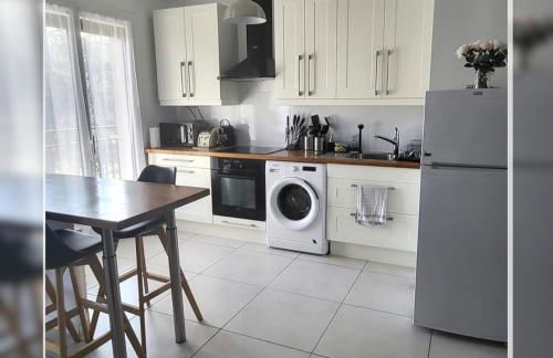 Appartement Tassin Centre - 15' de Lyon - 1 Parking - Foto 6