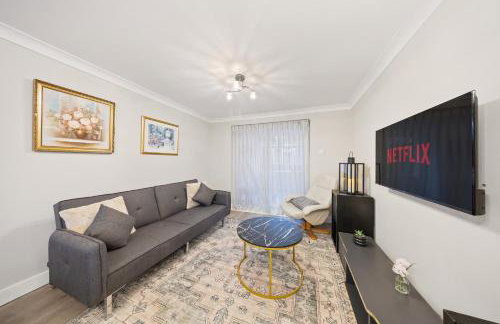 Long-short-stay Medway home with parking, WiFi &pool table - Foto 14