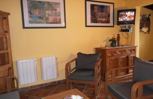 Rustic holiday home with balcony and sea view - Foto 4