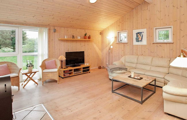 8 Person Holiday Home in Strandby - Foto 14