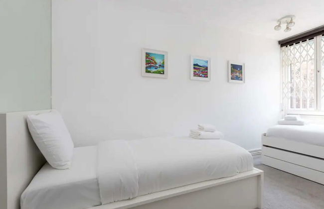 Spacious & Welcoming 4BD House - Kennington - Photo 1