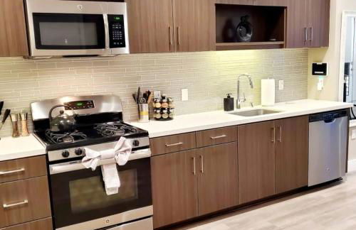 Spacious 2 bed 2 bath, Pool, Hottub, Wifi, 24 hr Fitness, Parking - Foto 23