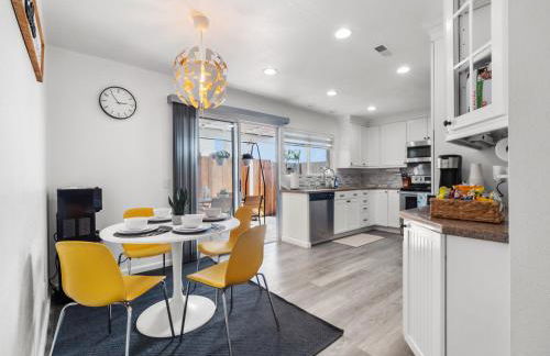 Super Spacious Family Vacation House! - Photo 6