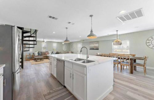 Beach house with game room just minutes from beach - Foto 15