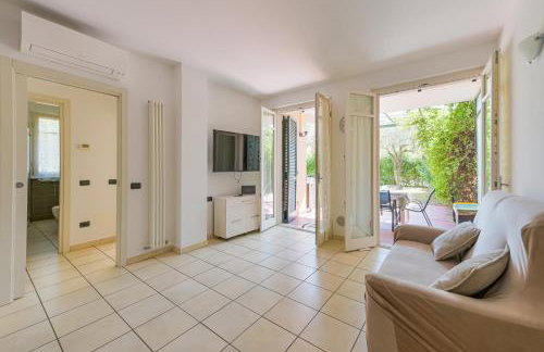 GuestHost - Piana di Solaro Modern Flat & Swimming Pool - Photo 9