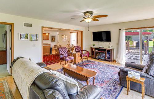 WFH-Friendly Columbiana Vacation Rental with Deck! - Foto 7