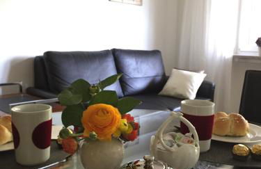 Apartment - zentrumsnah, eigener Parkplatz und großer Balkon ins Grüne - Foto 3