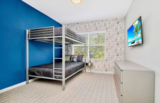Upstay - Condo Near Disney w Games Pool Sauna - Photo 18
