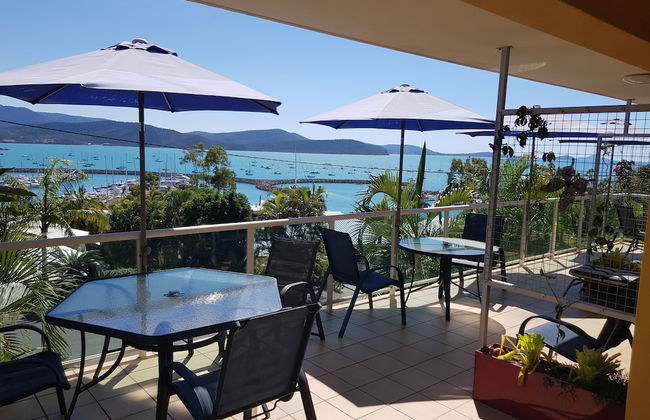 Sunlit Waters Studio Apartments - Foto 39