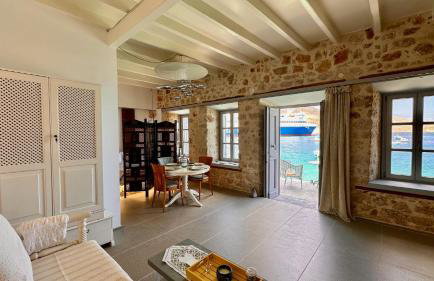 H-aris Seafront Mansion - Foto 1