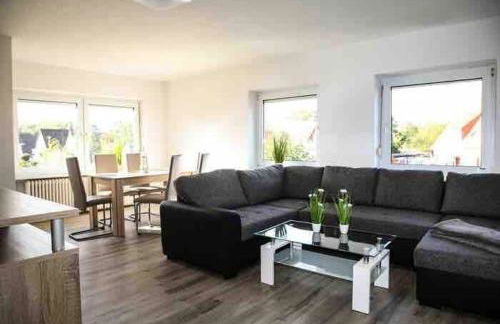 Moderne Wohnung mit Balkon, Küche, Garten Smart-TV - Photo 1