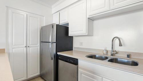 The violet-Santa Monica highrise beach front&view - Foto 5, minibar