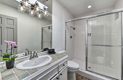 Luxe Palm Springs Home with Backyard Oasis! - Foto 28