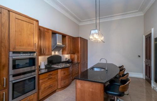 Georgian Elegance with Patio Garden West End - Pass the Keys - Foto 12