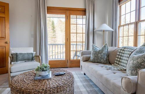 8BR Luxury Maplewood Manor, Hot Tub & Fire Pit - Foto 49