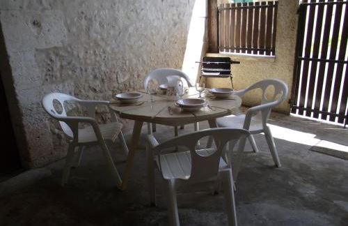 Maison typique à coté d'une église du XIIeme - Foto 2