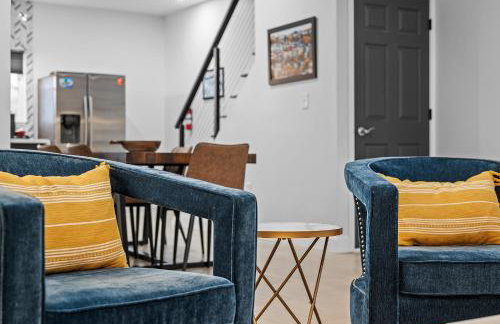 NFL Game-Day Base South Side near Acrisure - Foto 24