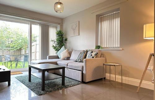 New Stylish House - Sleeps 7 - Free Parking - Contractors Welcome - Wifi - Foto 2