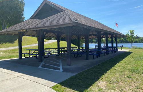 Wayne's Place-Hot tub, pet friendly. Close to HPU - Foto 28