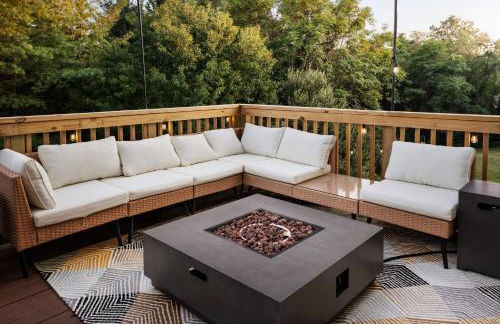 Epic Family Stay - 40' Putting Green, Theater, Hot Tub, Sauna - Foto 26